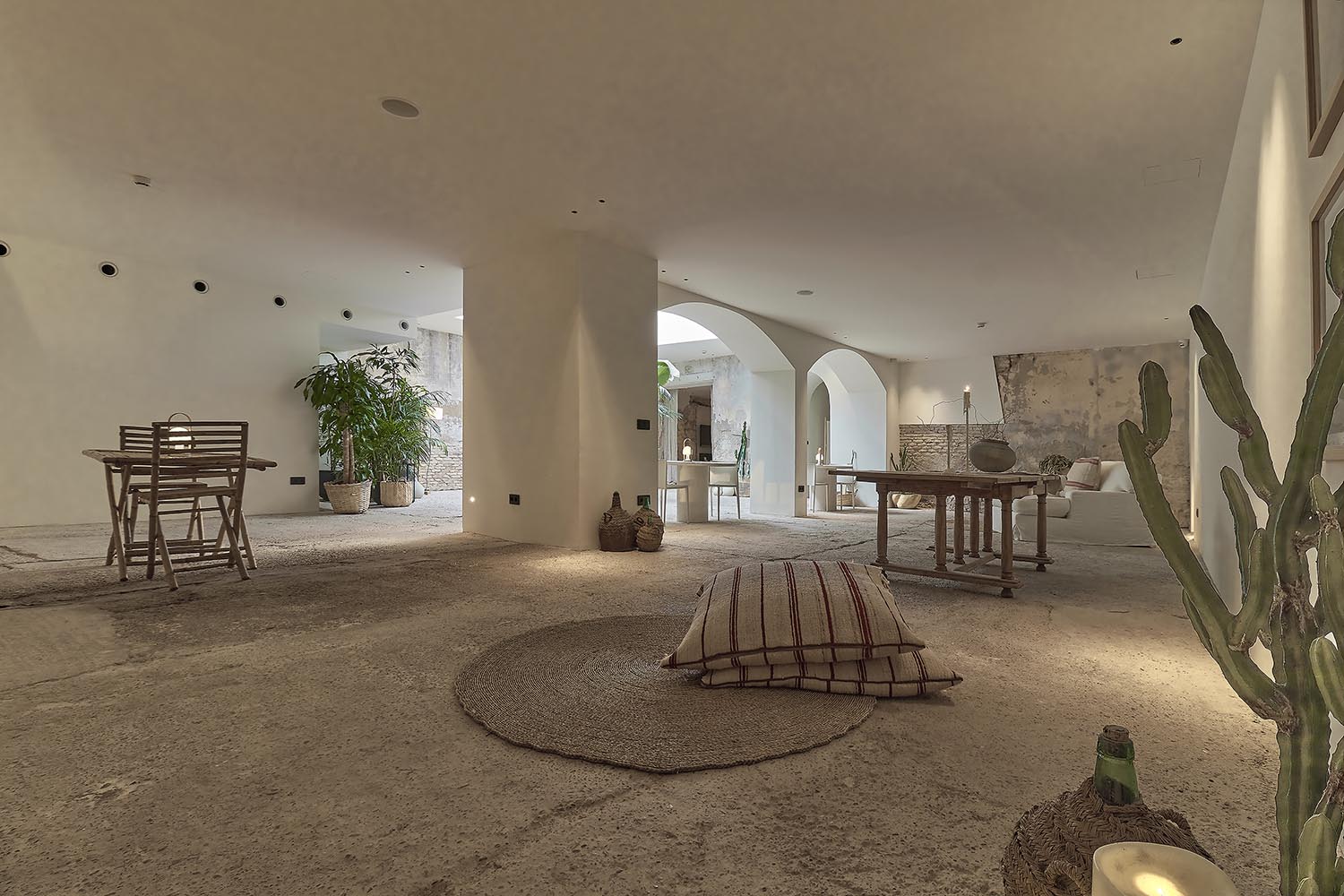 Sala de eventos del Hotel Boutique Avenida preparada para reuniones profesionales